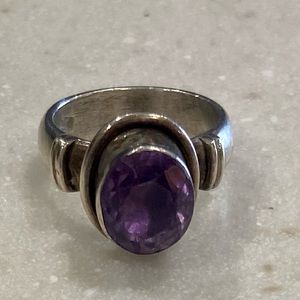Vintage Sterling Silver Amethyst Ring. Size 6-61/2
